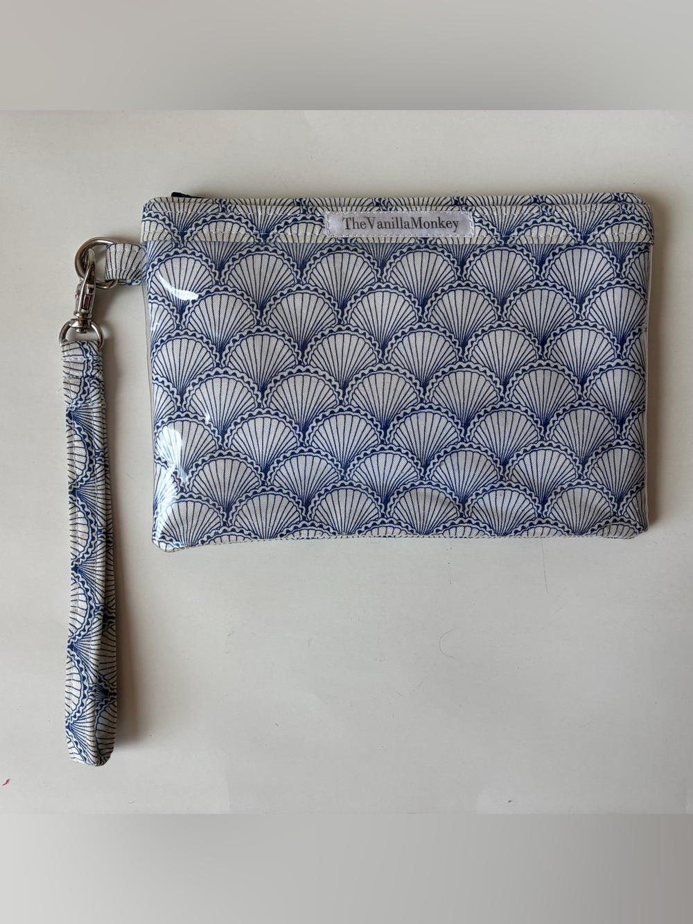 The Vanilla Monkey White Blue Seashells Wristlet Pouch make-up bag